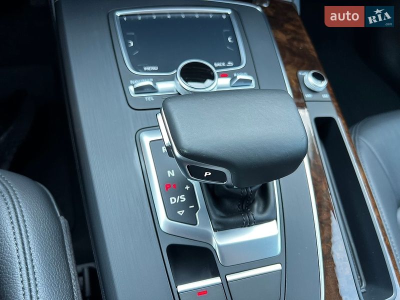 Внедорожник / Кроссовер Audi Q5 2018 в Луцке