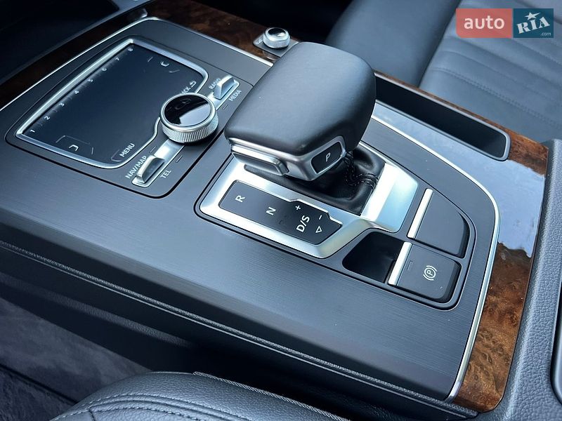 Внедорожник / Кроссовер Audi Q5 2018 в Луцке