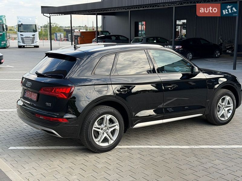 Внедорожник / Кроссовер Audi Q5 2018 в Дубно