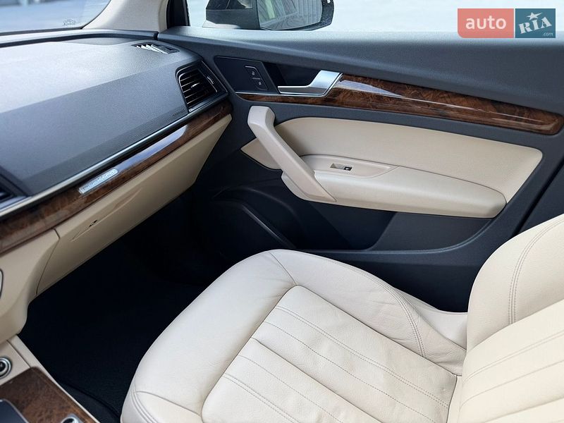 Внедорожник / Кроссовер Audi Q5 2018 в Дубно