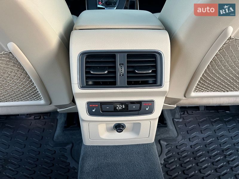 Внедорожник / Кроссовер Audi Q5 2018 в Стрые