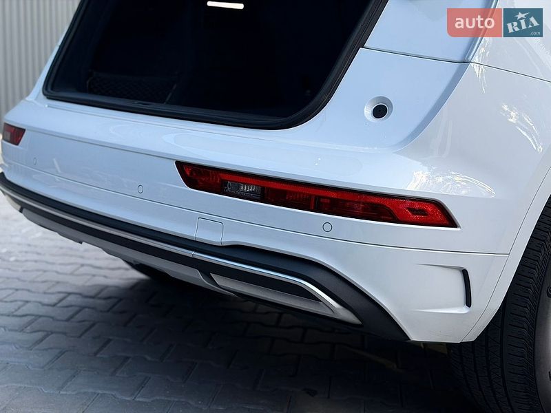 Внедорожник / Кроссовер Audi Q5 2021 в Киеве