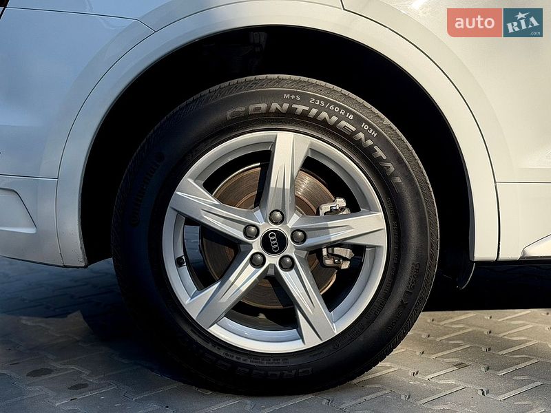 Внедорожник / Кроссовер Audi Q5 2021 в Киеве
