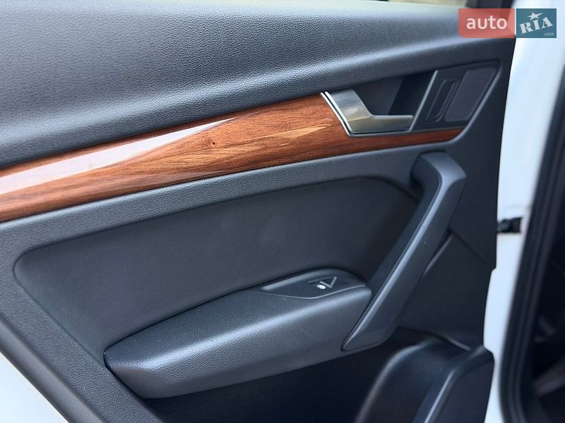Внедорожник / Кроссовер Audi Q5 2021 в Киеве