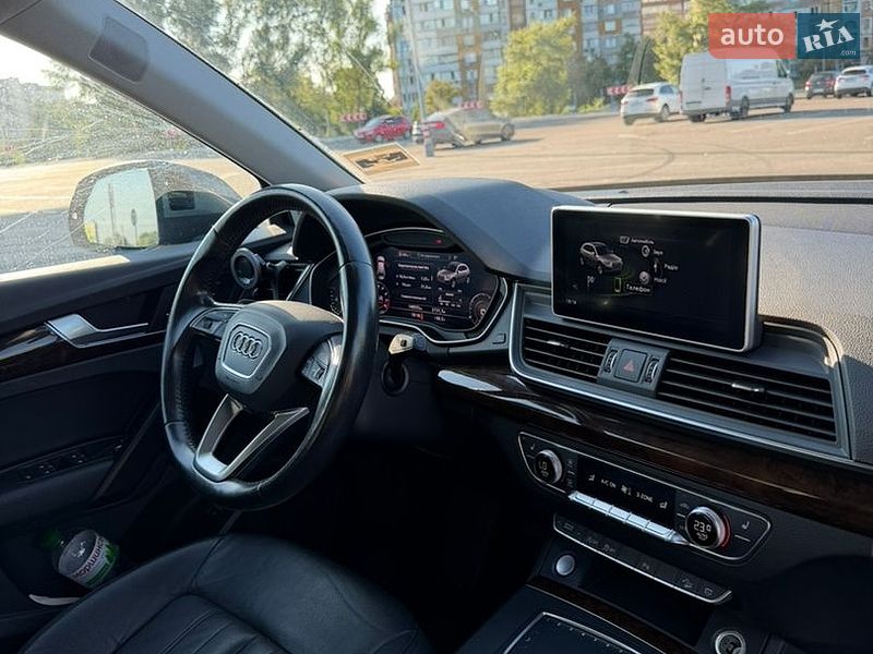 Внедорожник / Кроссовер Audi Q5 2017 в Хмельницком
