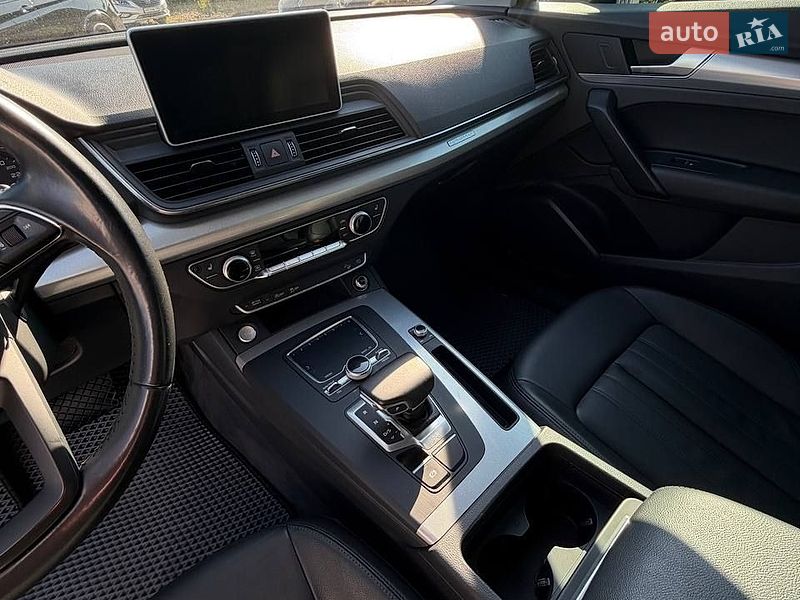 Внедорожник / Кроссовер Audi Q5 2017 в Днепре