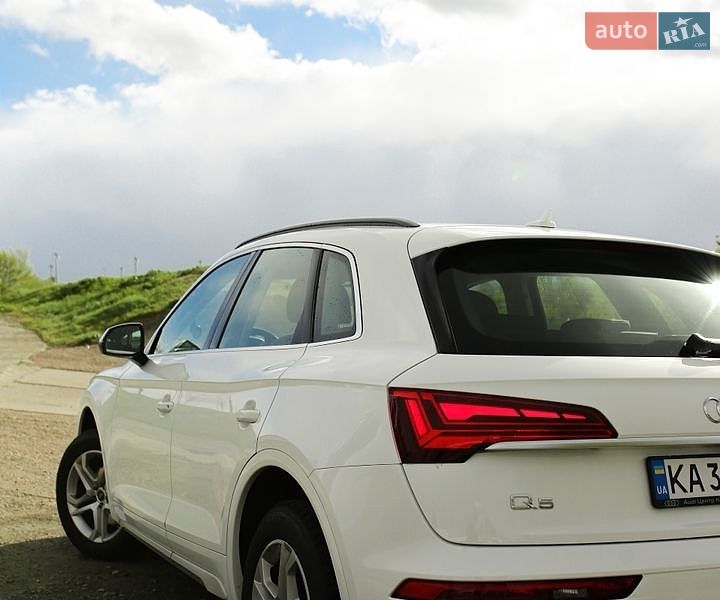 Позашляховик / Кросовер Audi Q5 2021 в Києві