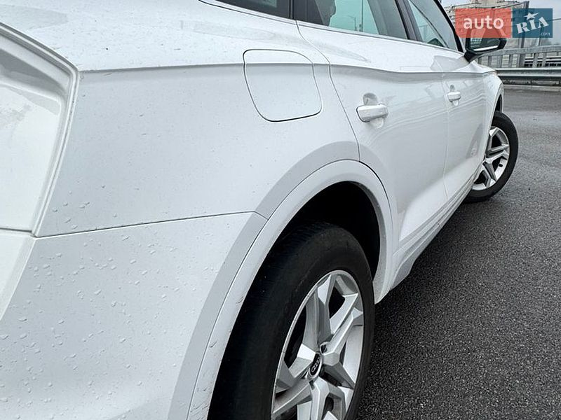 Позашляховик / Кросовер Audi Q5 2021 в Києві