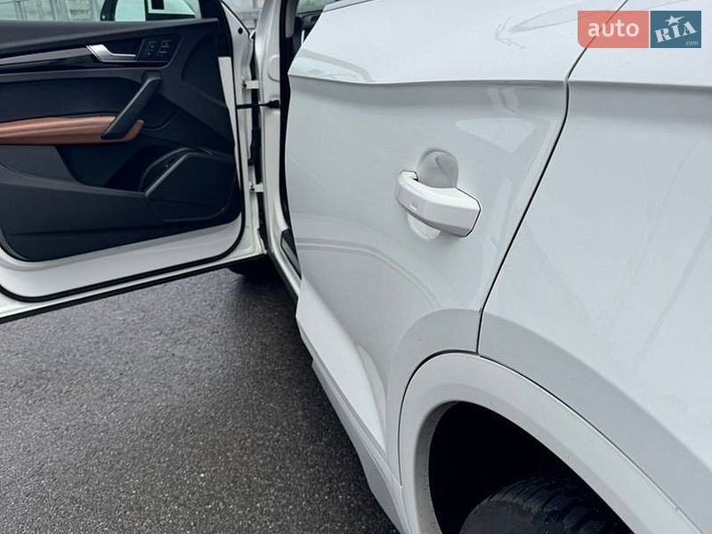 Позашляховик / Кросовер Audi Q5 2021 в Києві