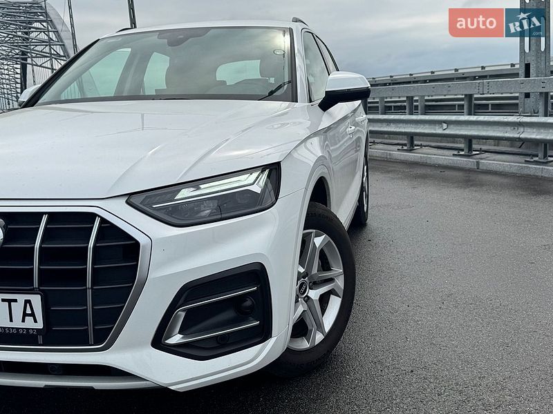 Позашляховик / Кросовер Audi Q5 2021 в Києві