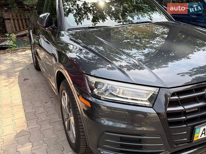 Внедорожник / Кроссовер Audi Q5 2020 в Киеве