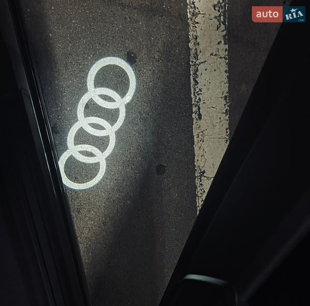 Внедорожник / Кроссовер Audi Q5 2020 в Киеве