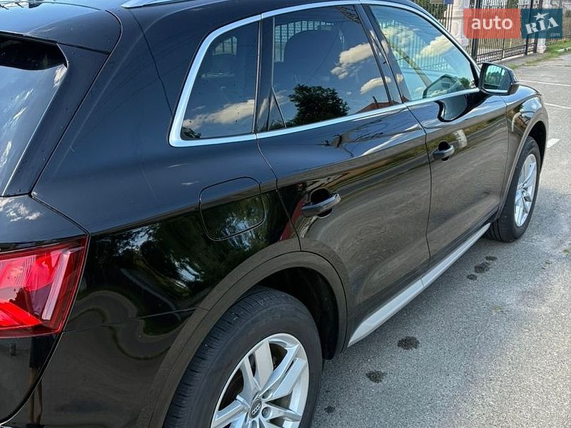 Внедорожник / Кроссовер Audi Q5 2020 в Макарове