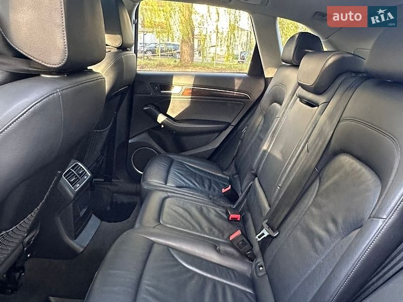 Позашляховик / Кросовер Audi Q5 2015 в Млиніві