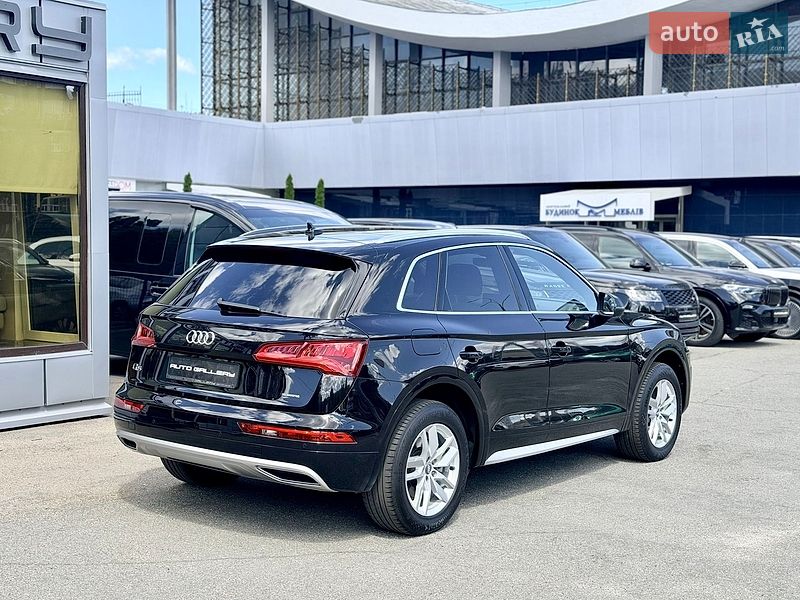Внедорожник / Кроссовер Audi Q5 2020 в Киеве