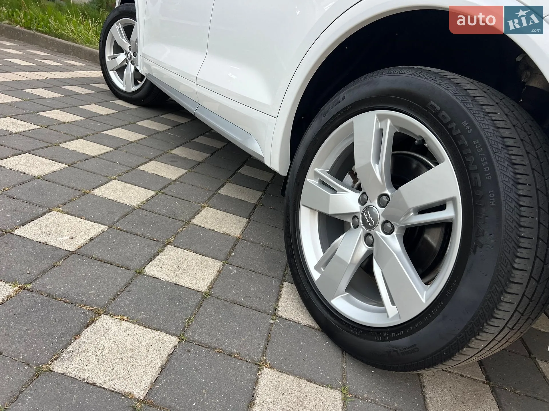 Audi Q5 2019 VIN WA1BNAFY4K2051239 фото оголошення 23 з 128