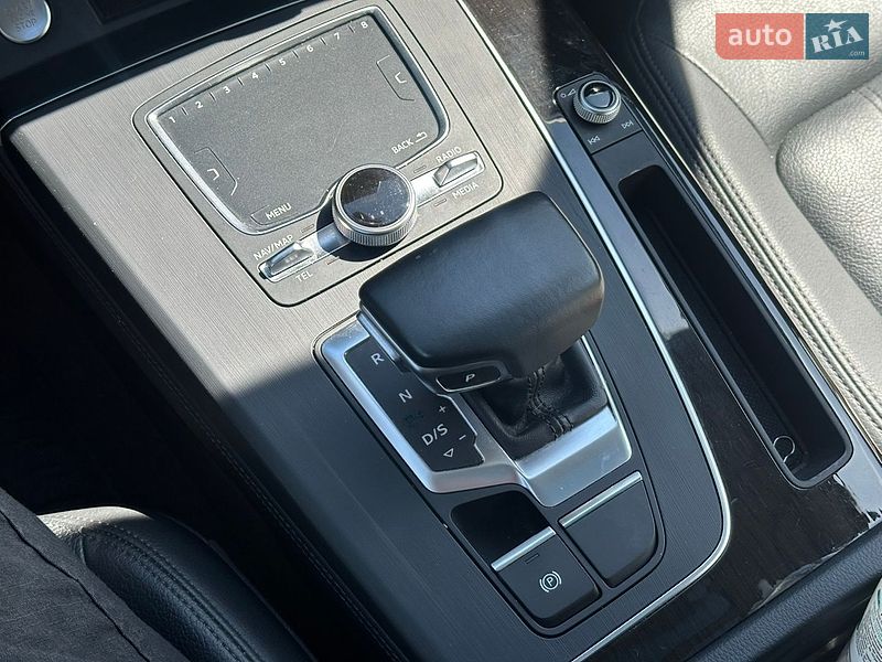 Позашляховик / Кросовер Audi Q5 2018 в Львові