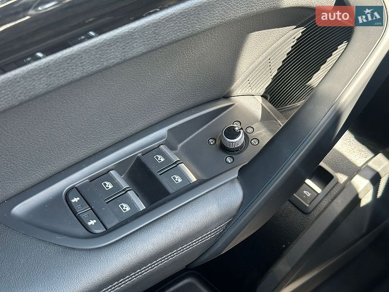 Позашляховик / Кросовер Audi Q5 2018 в Львові