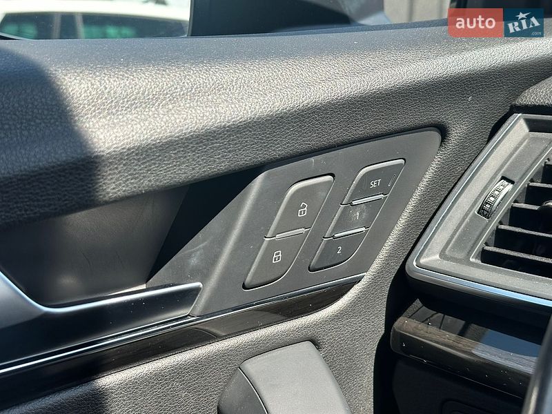 Позашляховик / Кросовер Audi Q5 2018 в Львові