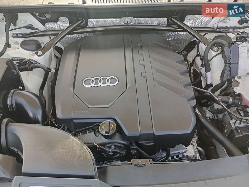 Внедорожник / Кроссовер Audi Q5 2020 в Киеве