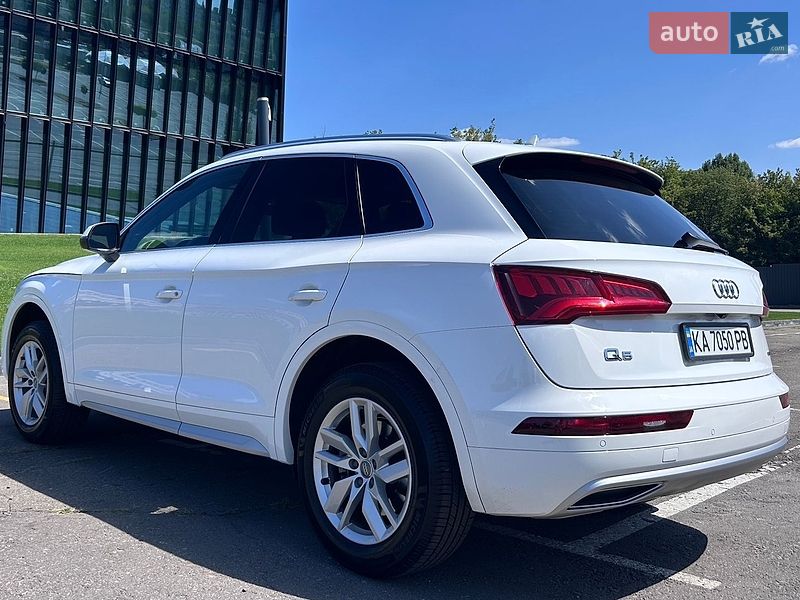 Внедорожник / Кроссовер Audi Q5 2019 в Киеве