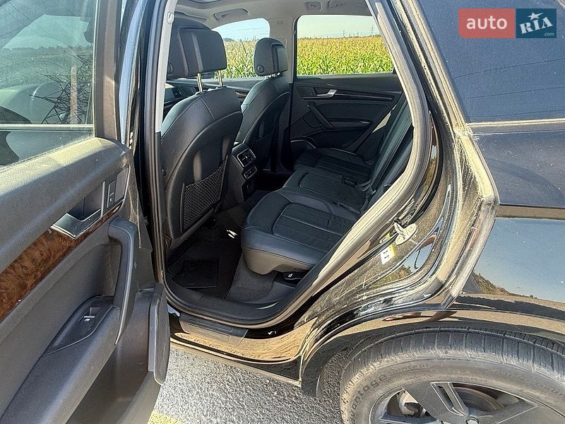 Позашляховик / Кросовер Audi Q5 2017 в Львові