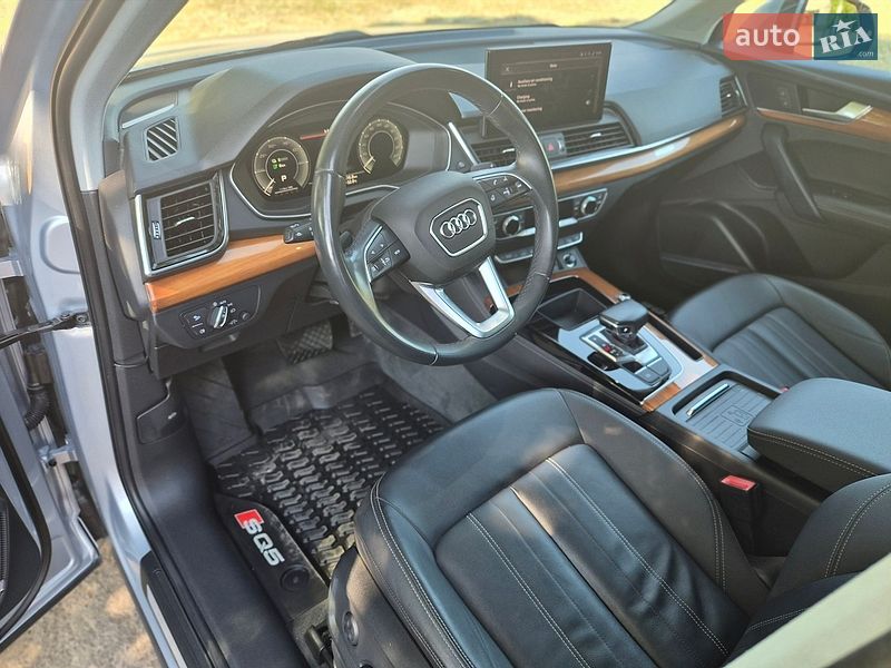 Позашляховик / Кросовер Audi Q5 2021 в Дніпрі