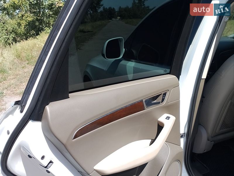Позашляховик / Кросовер Audi Q5 2011 в Першотравенську