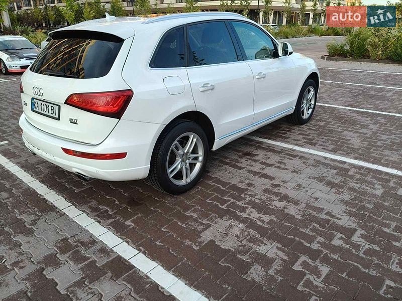 Позашляховик / Кросовер Audi Q5 2016 в Києві