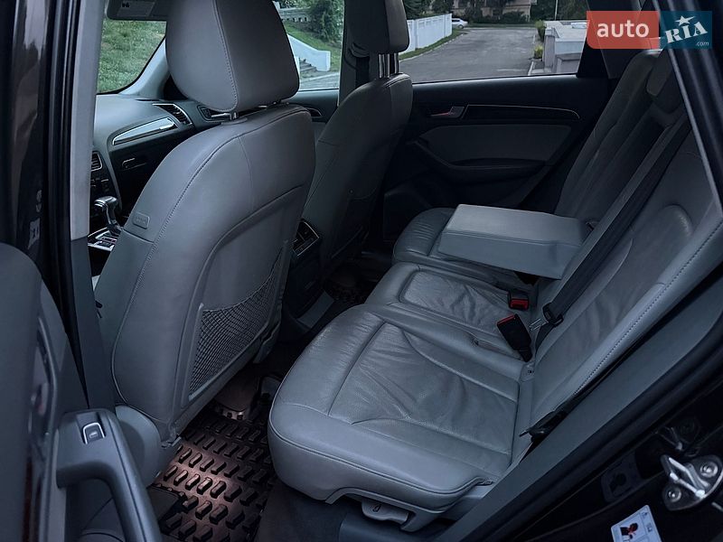Позашляховик / Кросовер Audi Q5 2015 в Кам'янському