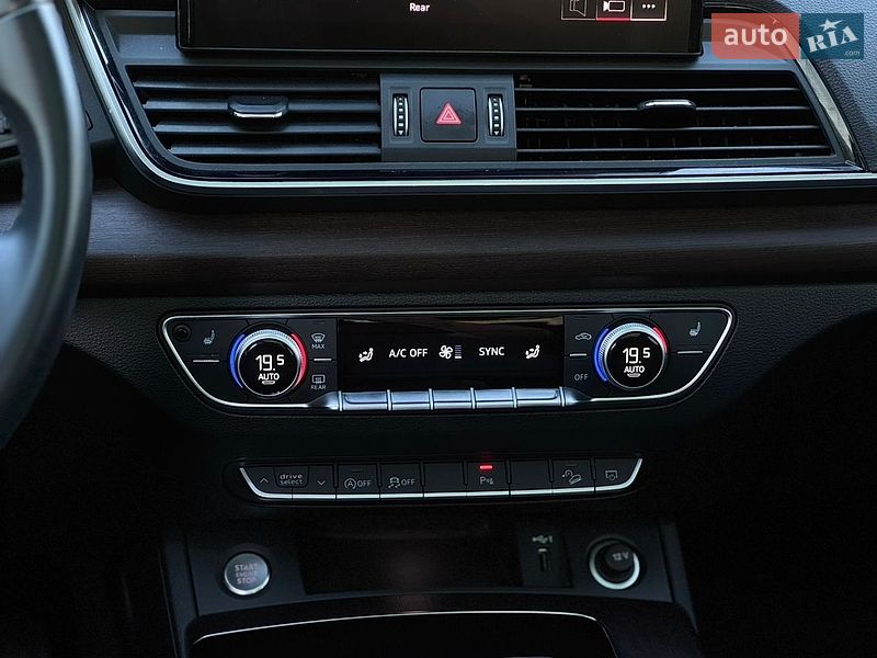 Внедорожник / Кроссовер Audi Q5 2022 в Днепре