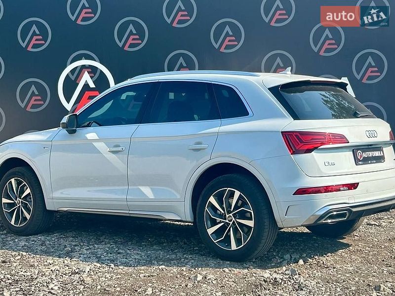Позашляховик / Кросовер Audi Q5 2024 в Києві