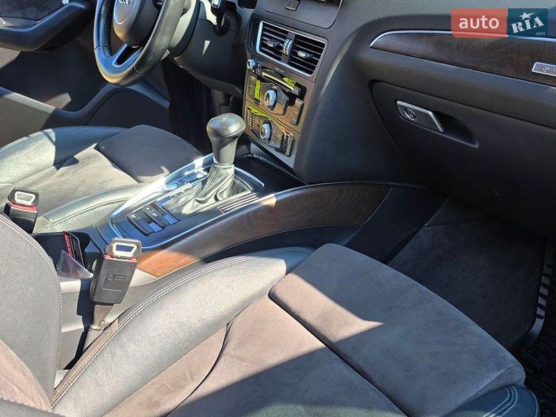 Внедорожник / Кроссовер Audi Q5 2015 в Петропавловской Борщаговке