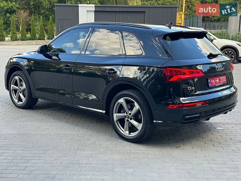 Позашляховик / Кросовер Audi Q5 2020 в Києві