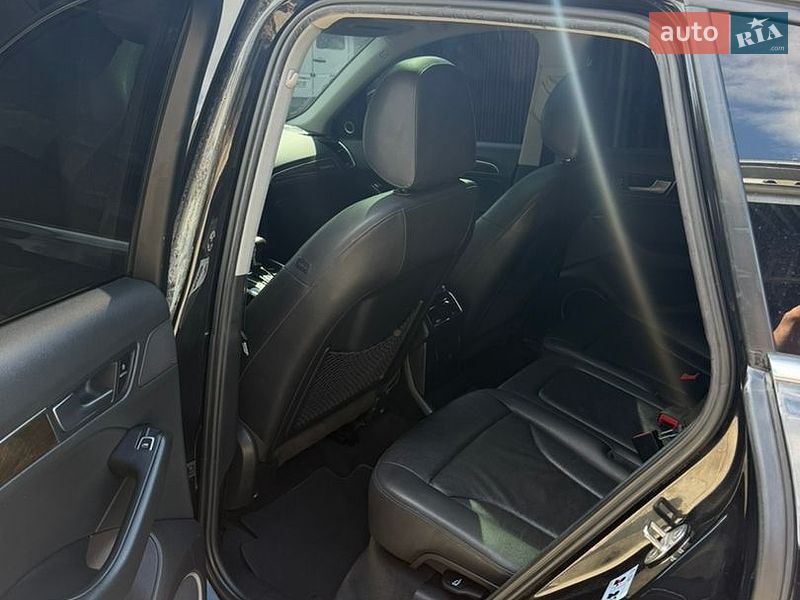 Позашляховик / Кросовер Audi Q5 2012 в Чернівцях