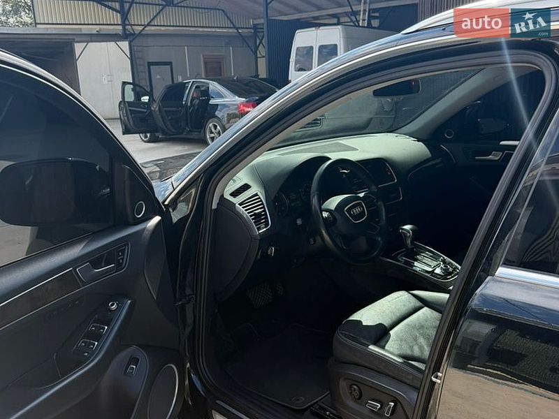 Позашляховик / Кросовер Audi Q5 2012 в Чернівцях