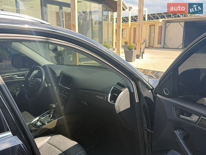 Позашляховик / Кросовер Audi Q5 2012 в Чернівцях