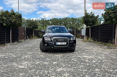 Внедорожник / Кроссовер Audi Q5 2012 в Святопетровское