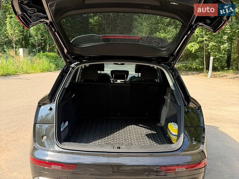 Внедорожник / Кроссовер Audi Q5 2024 в Киеве