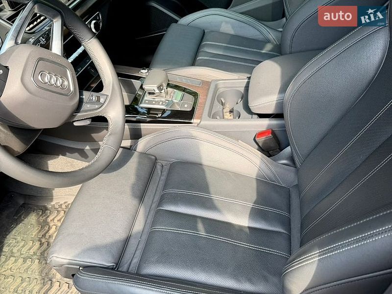 Внедорожник / Кроссовер Audi Q5 2024 в Киеве