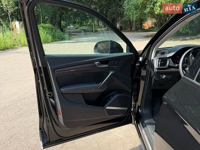 Внедорожник / Кроссовер Audi Q5 2024 в Киеве