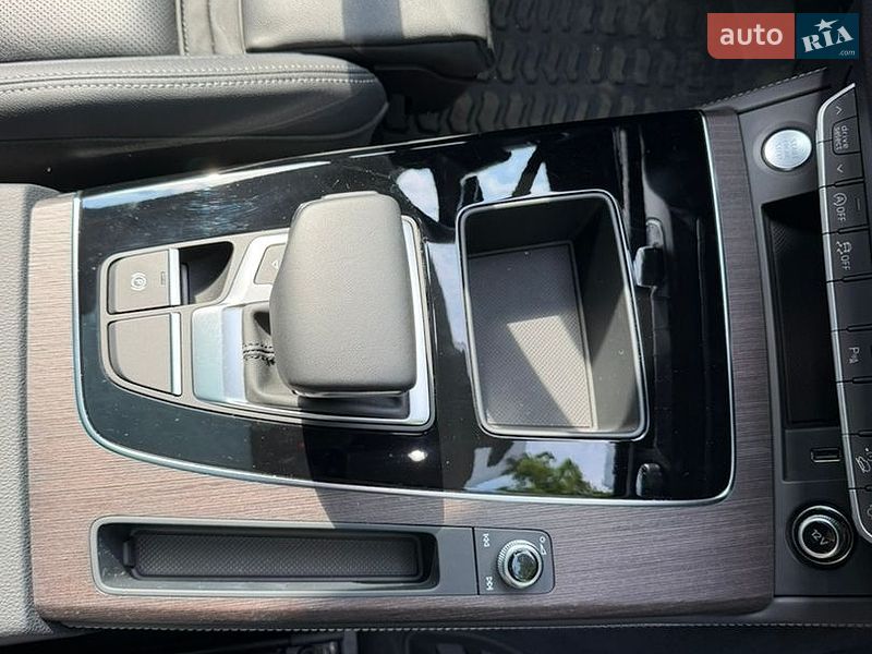 Внедорожник / Кроссовер Audi Q5 2024 в Киеве