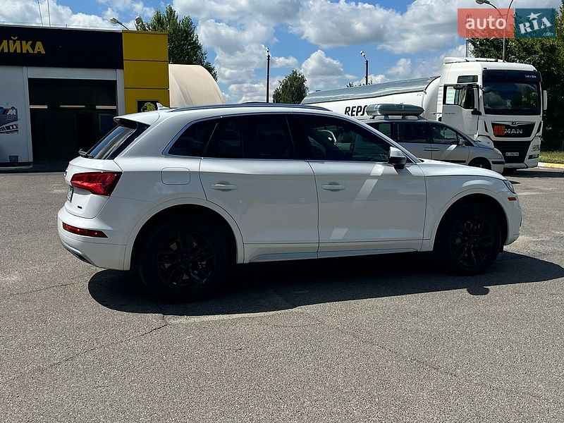 Позашляховик / Кросовер Audi Q5 2020 в Василькові