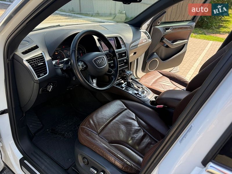 Позашляховик / Кросовер Audi Q5 2015 в Луцьку