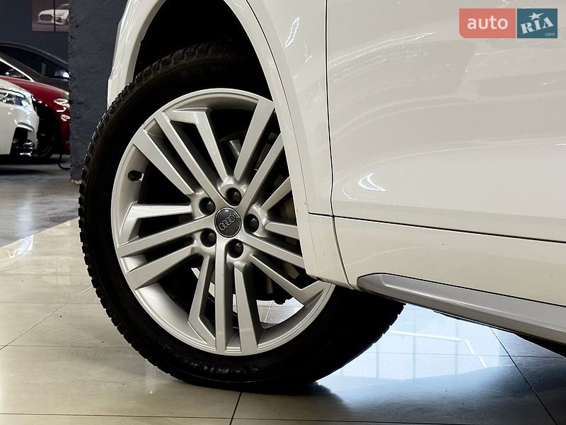 Позашляховик / Кросовер Audi Q5 2019 в Миколаєві