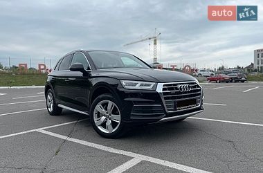 Позашляховик / Кросовер Audi Q5 2017 в Львові