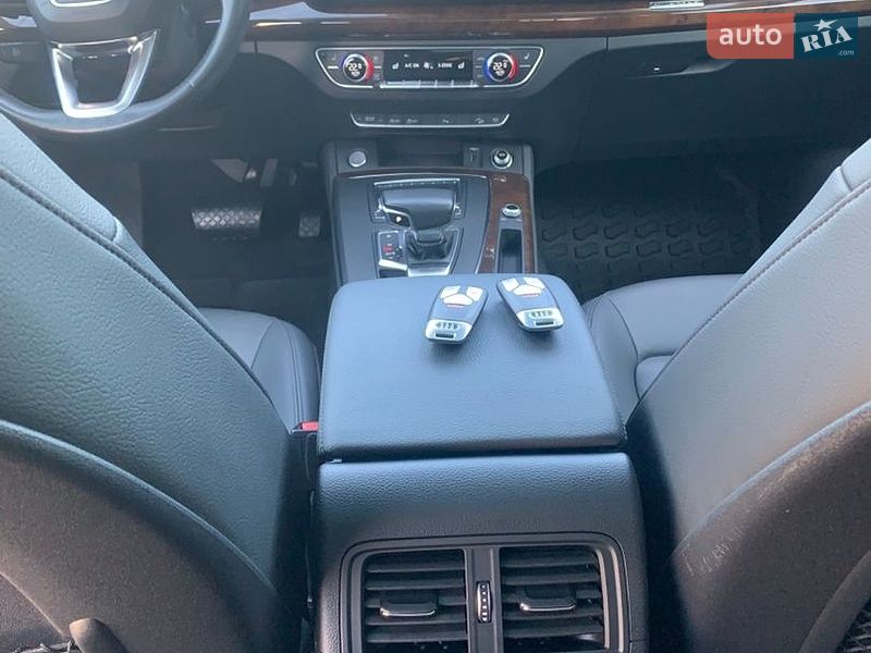 Внедорожник / Кроссовер Audi Q5 2020 в Стрые