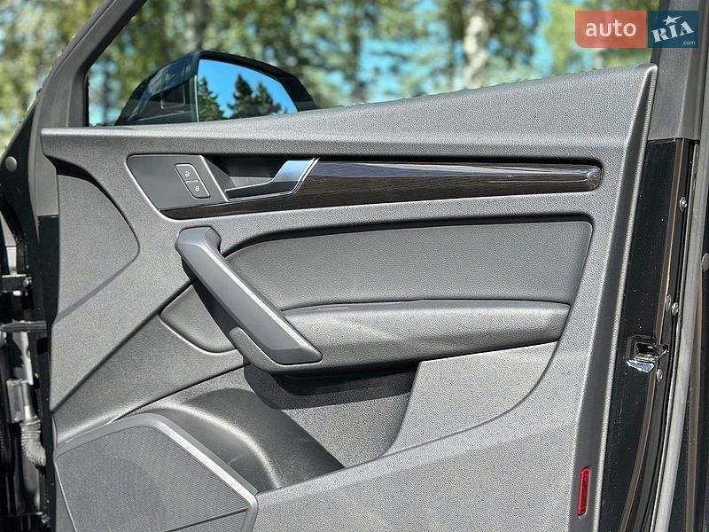 Позашляховик / Кросовер Audi Q5 2019 в Києві фото 19 Позашляховик / Кросовер Audi Q5 2019 в Києві