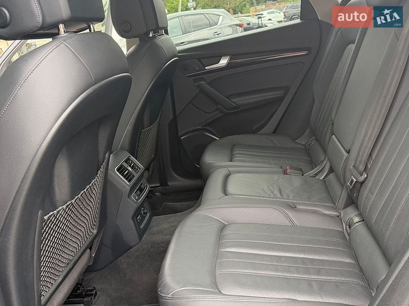 Позашляховик / Кросовер Audi Q5 2019 в Косові