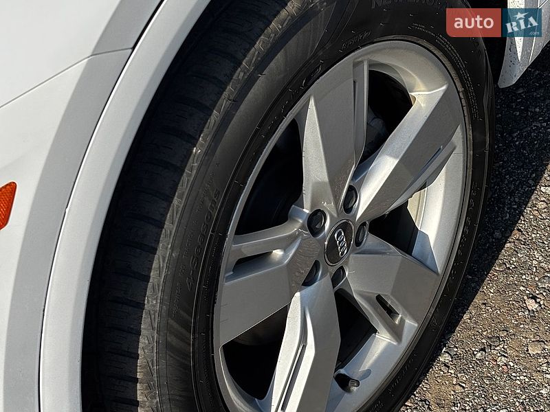Внедорожник / Кроссовер Audi Q5 2020 в Белогородке